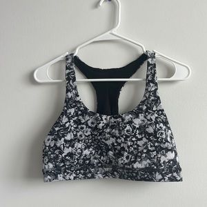 Womens Lululemon sports bra
